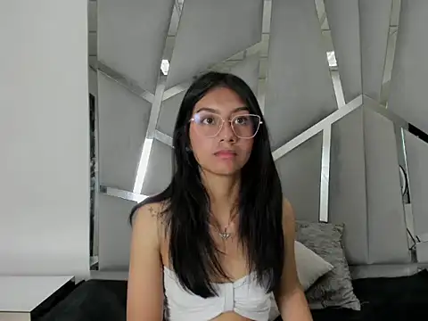 Snapshot of Mia_clark18 chatting on 10-21-25, 09:04 Mia clark18 online show from 10-21-25, 09:04