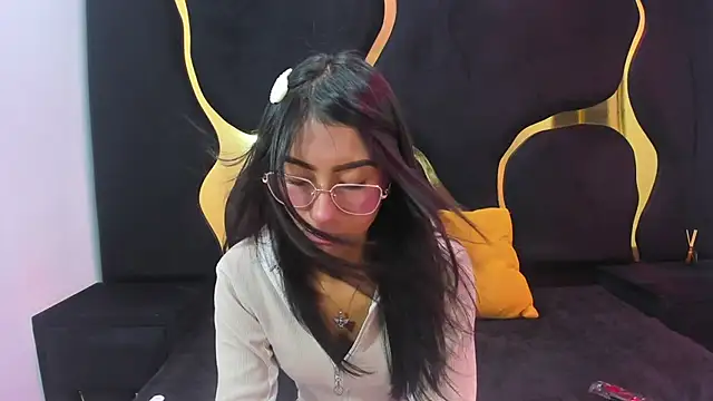 Snapshot of Mia_clark18 chatting on 10-24-25, 04:14 Mia clark18 online show from 10-24-25, 04:14