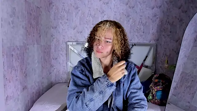 Snapshot of benny_wilson chatting on 10-27-25, 04:05 benny wilson online show from 10-27-25, 04:05