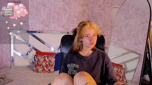 Snapshot of benny_wilson chatting on 11-24-25, 04:12 benny wilson online show from 11-24-25, 04:12