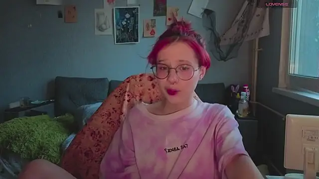 RubiReynnn online show from 10-07-25, 03:09