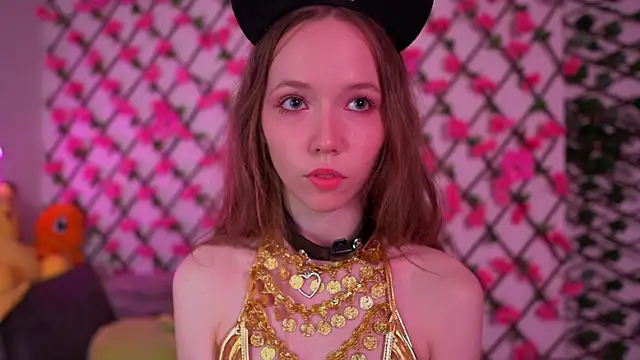 Snapshot of Petite_Polly chatting on 10-11-25, 08:07 Petite Polly online show from 10-11-25, 08:07