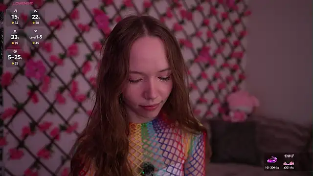 Snapshot of Petite_Polly chatting on 10-24-25, 06:15 Petite Polly online show from 10-24-25, 06:15