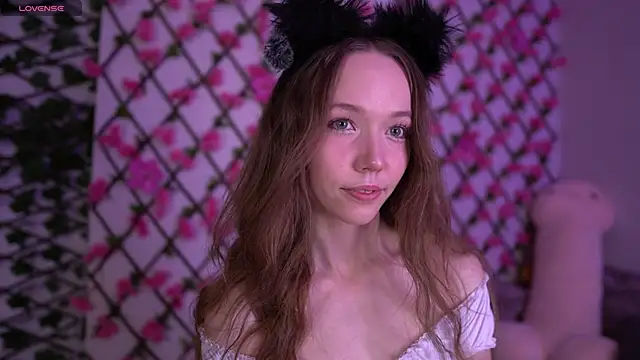 Snapshot of Petite_Polly chatting on 11-06-25, 06:09 Petite Polly online show from 11-06-25, 06:09