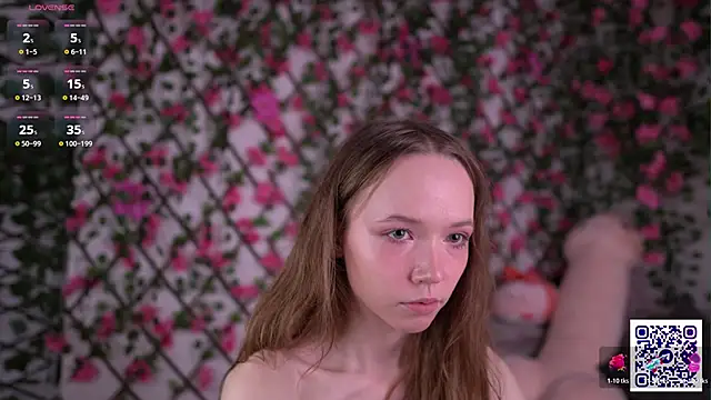 Snapshot of Petite_Polly chatting on 11-18-25, 06:12 Petite Polly online show from 11-18-25, 06:12