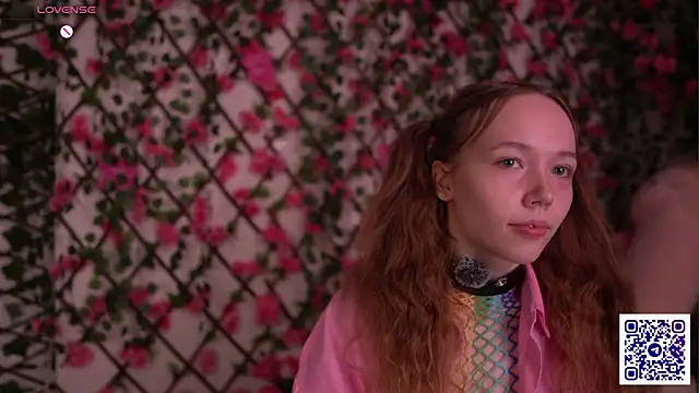 Snapshot of Petite_Polly chatting on 11-20-25, 06:07 Petite Polly online show from 11-20-25, 06:07