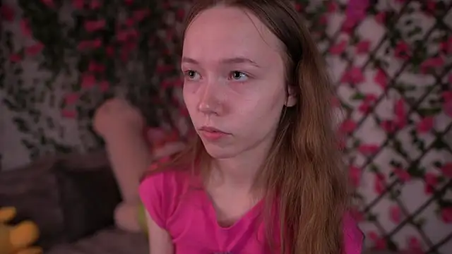 Snapshot of Petite_Polly chatting on 11-22-25, 06:07 Petite Polly online show from 11-22-25, 06:07