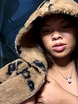 hello-cute online show from 11-13-25, 03:33