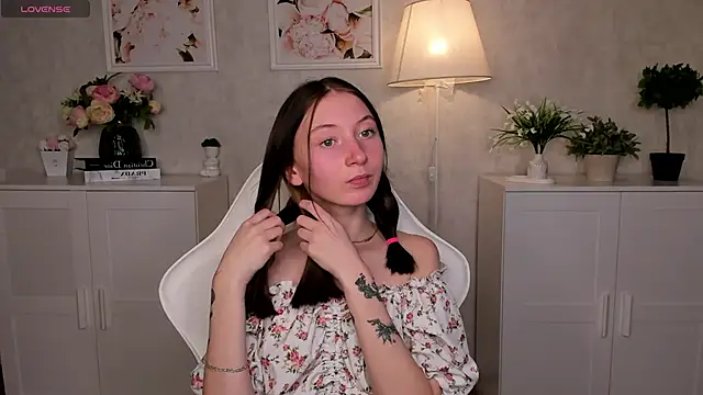 Snapshot of try_love_ chatting on 10-10-25, 09:41 try love online show from 10-10-25, 09:41