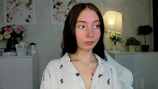 Snapshot of try_love_ chatting on 10-19-25, 09:21 try love online show from 10-19-25, 09:21