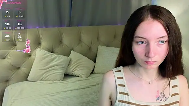 Snapshot of try_love_ chatting on 10-27-25, 09:13 try love online show from 10-27-25, 09:13