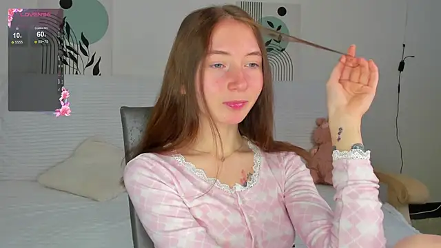 Snapshot of try_love_ chatting on 11-21-25, 08:02 try love online show from 11-21-25, 08:02