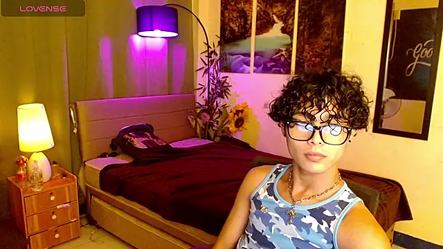 AsianCarl online show from 12-22-25, 03:31
