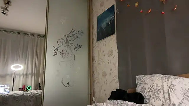 Crave Elise online show from 11-12-25, 12:00