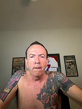 Snapshot of Crazy_Mike1 chatting on 10-07-25, 01:08 Crazy Mike1 online show from 10-07-25, 01:08