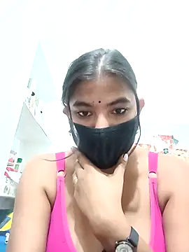 Hot radhaji online show from 11-19-25, 05:13