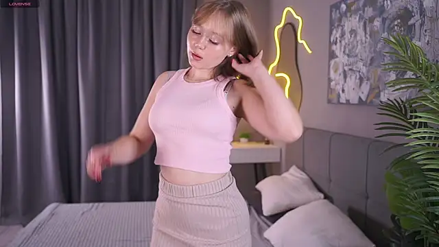 Snapshot of lorapalmerry chatting on 10-12-25, 03:11 lorapalmerry online show from 10-12-25, 03:11