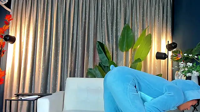 Bubble Heat online show from 10-21-25, 01:45