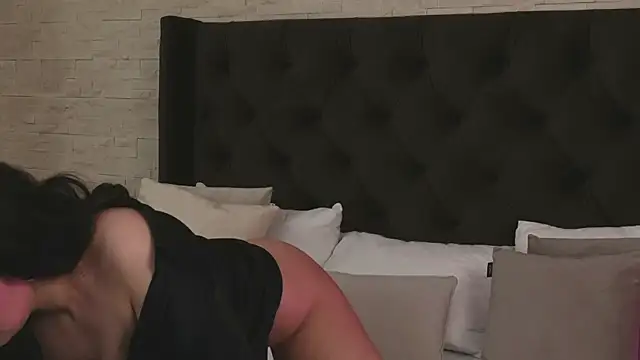 Snapshot of ClaraPasssion chatting on 10-15-25, 06:41 ClaraPasssion online show from 10-15-25, 06:41