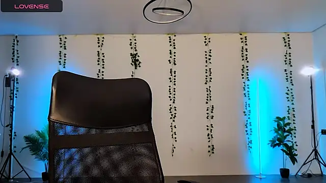 Alicia art  online show from 11-22-25, 05:56