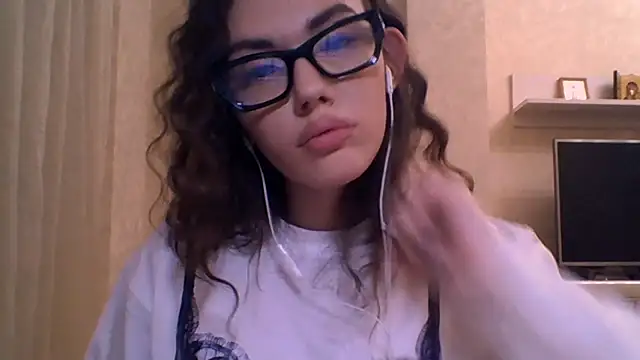 CeyaLier online show from 11-18-25, 05:06