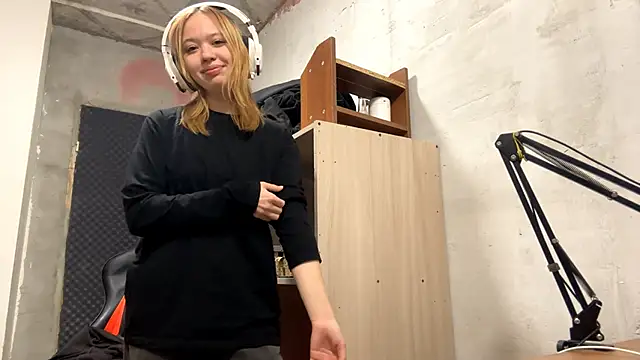agatatristy online show from 10-08-25, 06:49