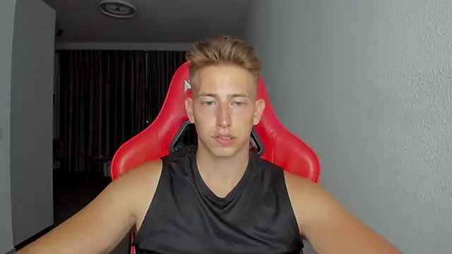 Snapshot of find0m_master chatting on 11-02-25, 06:43 find0m master online show from 11-02-25, 06:43