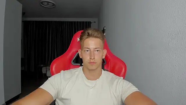 Snapshot of find0m_master chatting on 11-04-25, 07:35 find0m master online show from 11-04-25, 07:35