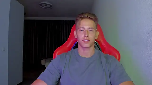 Snapshot of find0m_master chatting on 11-12-25, 12:44 find0m master online show from 11-12-25, 12:44