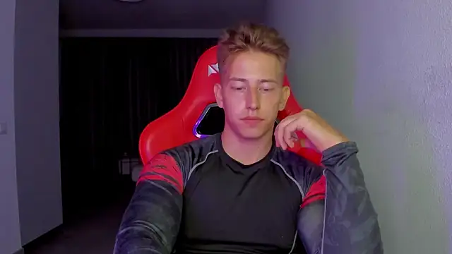 Snapshot of find0m_master chatting on 11-12-25, 08:41 find0m master online show from 11-12-25, 08:41