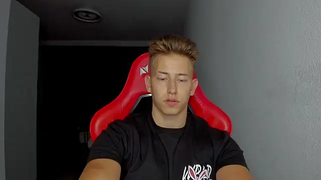 Snapshot of find0m_master chatting on 11-23-25, 09:47 find0m master online show from 11-23-25, 09:47