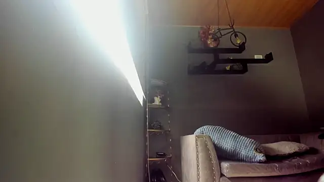 Oasis Fairy online show from 10-29-25, 08:10