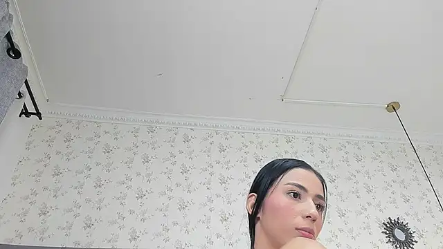 Snapshot of nicollandjhon chatting on 10-24-25, 01:13 nicollandjhon online show from 10-24-25, 01:13