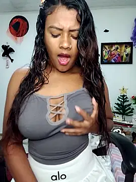 Snapshot of vannesitha25 chatting on 11-18-25, 03:05 vannesitha25 online show from 11-18-25, 03:05