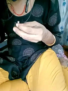 Sexy Riya Bhabhi online show from 10-25-25, 07:19