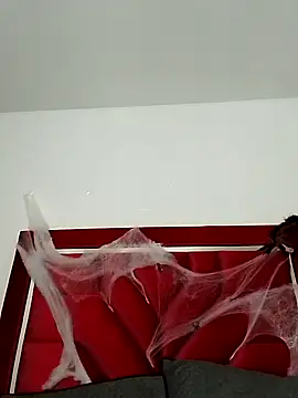 Snapshot of NaomiGrace_ chatting on 10-18-25, 10:49 NaomiGrace online show from 10-18-25, 10:49