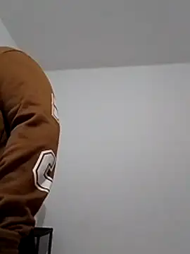 Snapshot of NaomiGrace_ chatting on 11-05-25, 11:32 NaomiGrace online show from 11-05-25, 11:32