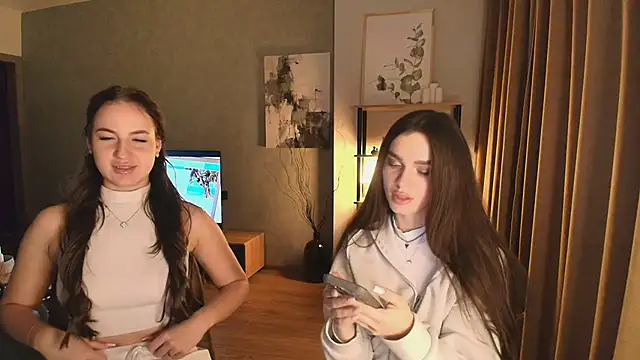 MayaGlow online show from 12-04-25, 05:28