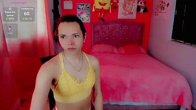 Snapshot of Danece_salome chatting on 12-20-25, 07:54 Danece salome online show from 12-20-25, 07:54