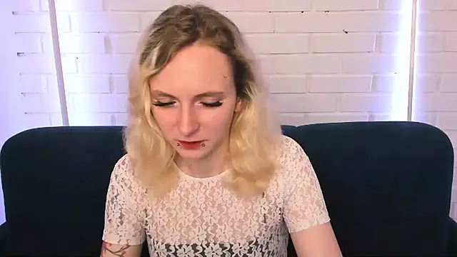 LikiLips online show from 10-14-25, 01:39