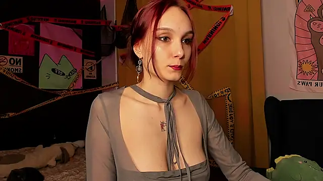 Snapshot of Aurisinst chatting on 10-21-25, 08:20 Aurisinst online show from 10-21-25, 08:20