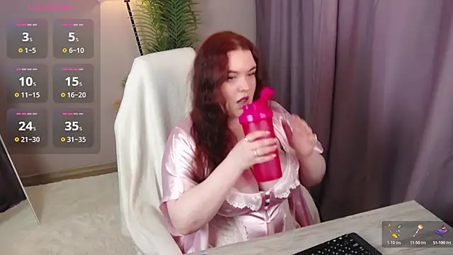 Snapshot of IvorySnowW chatting on 11-19-25, 01:55 IvorySnowW online show from 11-19-25, 01:55