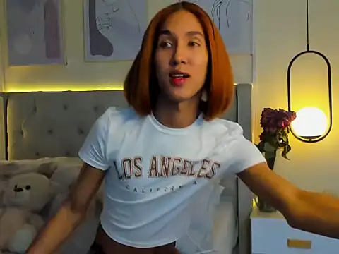 Snapshot of Chloe_Celeste chatting on 10-29-25, 06:15 Chloe Celeste online show from 10-29-25, 06:15