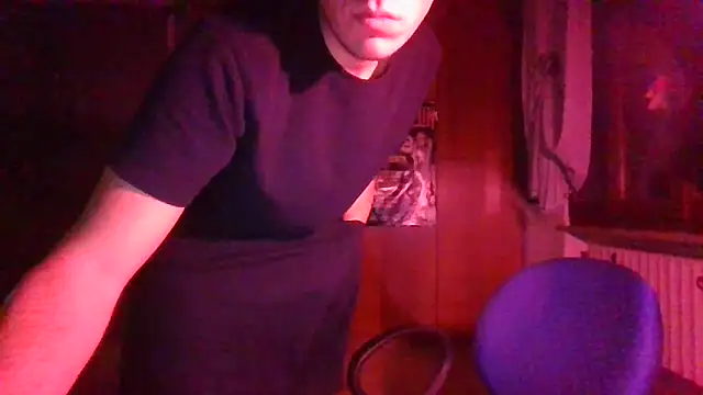 Snapshot of Kaeell chatting on 10-19-25, 10:32 Kaeell online show from 10-19-25, 10:32