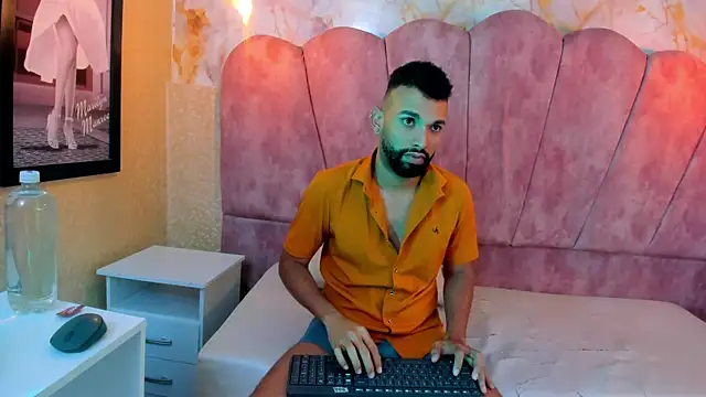 Snapshot of onlymen2025 chatting on 10-10-25, 11:53 onlymen2025 online show from 10-10-25, 11:53