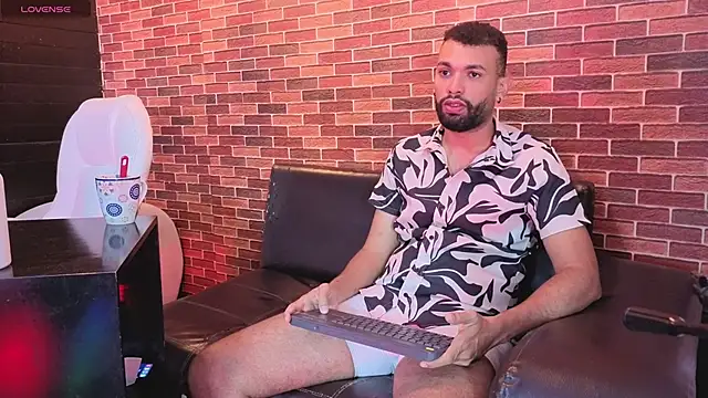 Snapshot of onlymen2025 chatting on 11-11-25, 07:58 onlymen2025 online show from 11-11-25, 07:58