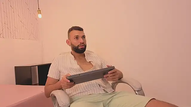 Snapshot of onlymen2025 chatting on 11-20-25, 07:35 onlymen2025 online show from 11-20-25, 07:35