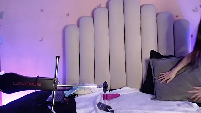 SweetRenata  online show from 10-20-25, 11:21