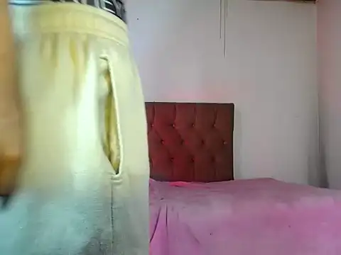 VeryHotGill online show from 10-10-25, 05:01