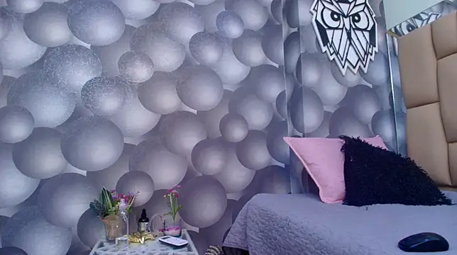 hannah teehn online show from 10-15-25, 07:14